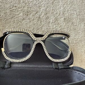 Elegant Rhinestone-Embellished Sunglasses